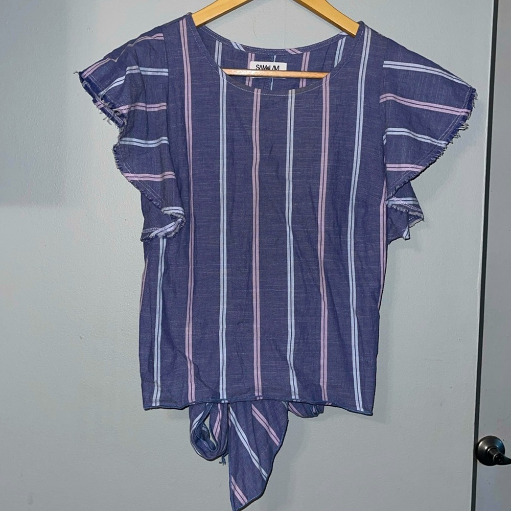 Ties in the back, brand new stripped short sleeve top
